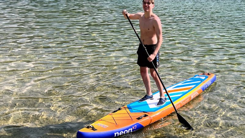 paddleboard neon x7 fire nafukovaci v akci